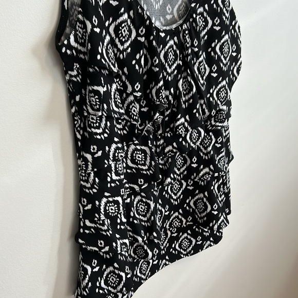 Tank top by White House Black Market, women’s, size M, black & white - Picture 3 of 6